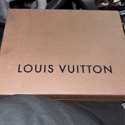 Louis Vuitton/ CUIR MAT