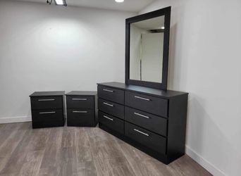 Dresser with Mirror and 2 Nightstands / Cómoda con Espejo y 2 Mesitas de Noche