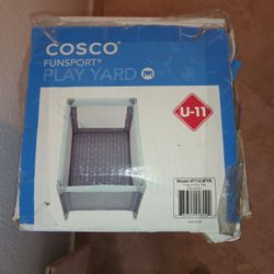 Play Pen . Use Twice Still In A Box  Like New. Corral Como Nuevo