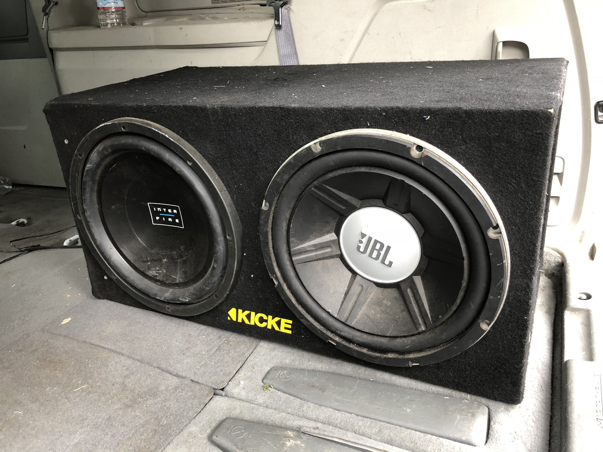 2 12” subwoofers with amplifier