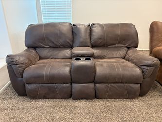 Couch With Recliner And Built In Cup Holders