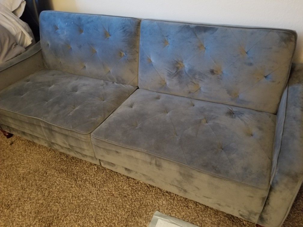 Futon and Table For Sale In Excellent condition 