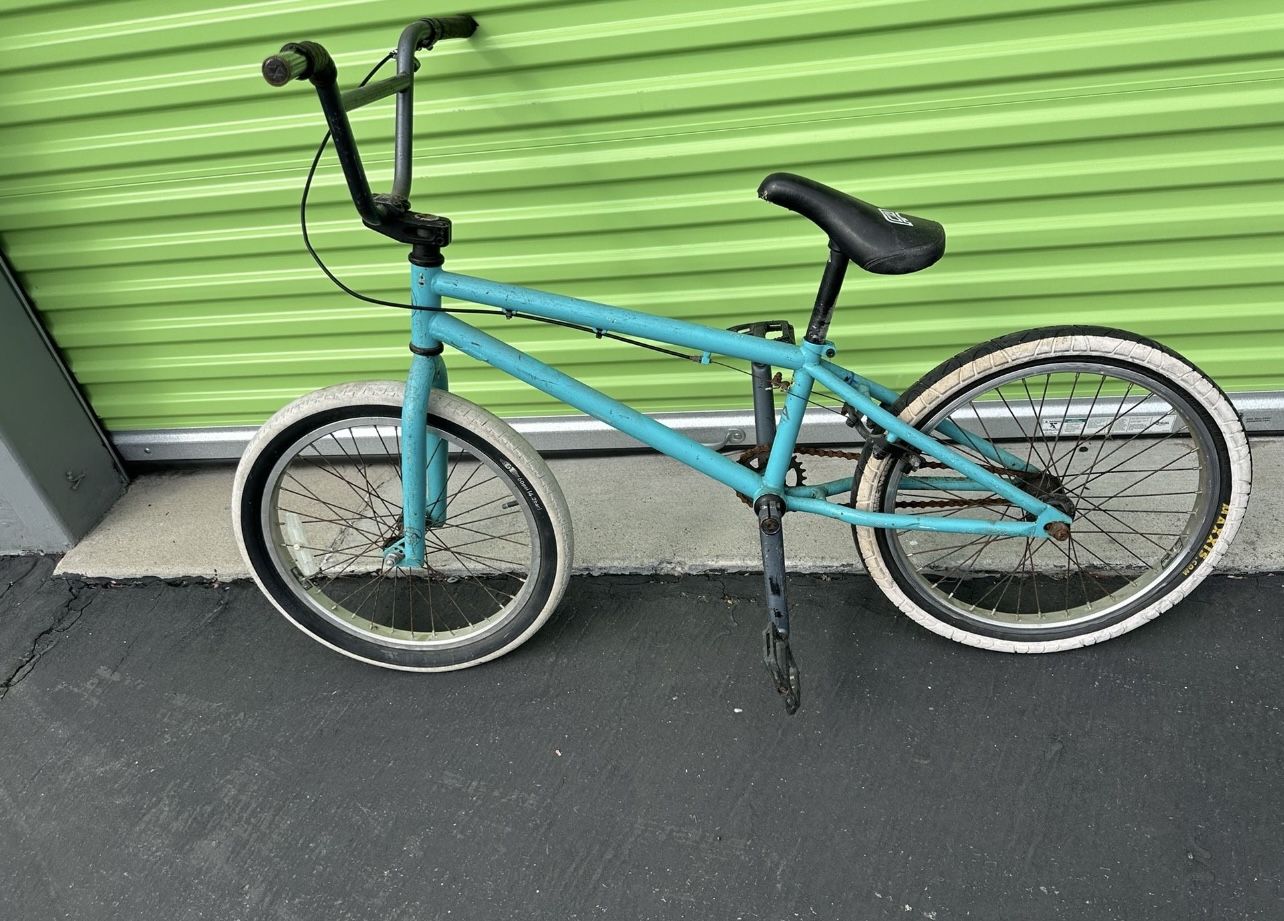 FREE AGENT BMX