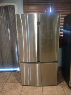 Refrigerador muy bueno  INSIGNIA