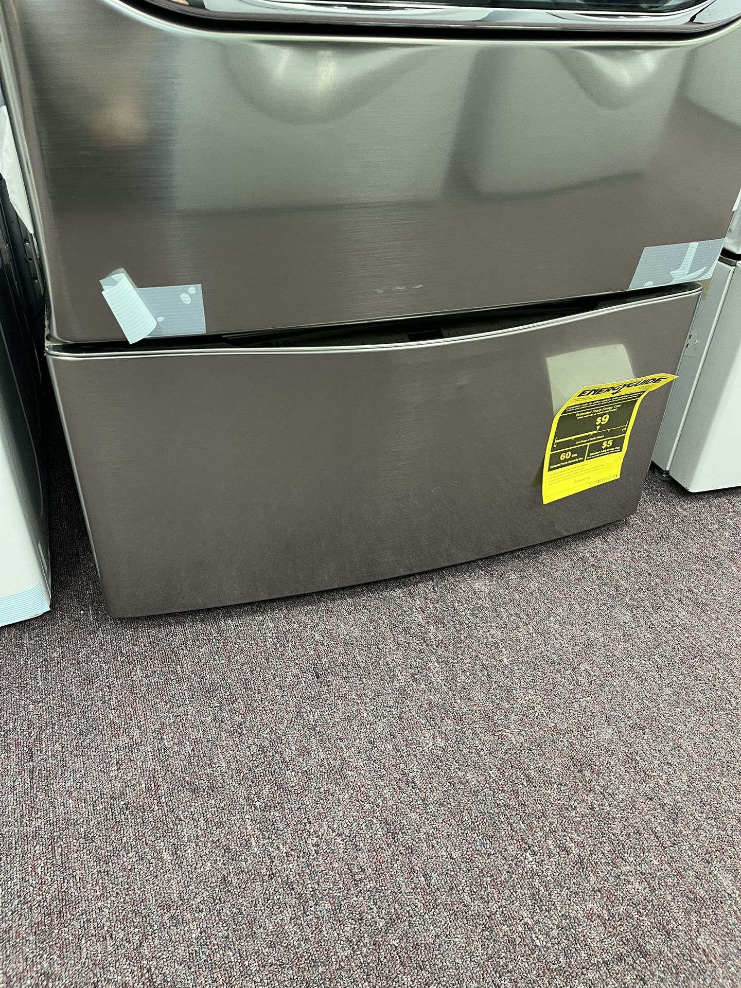 Pedestal Washer, 29’ Wide Silver