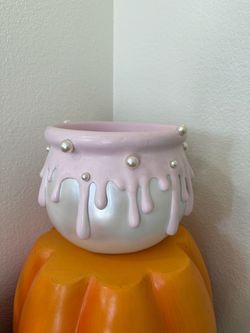 VIRAL LARGE PINK GIRLY DECORATIVE CAULDRON