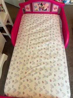 Delta Children Plastic Toddler Bed, Disney Minnie Mouse