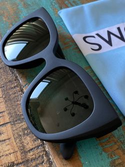 TOMS sunglasses Matte Black | Green Lens - BRAND NEW