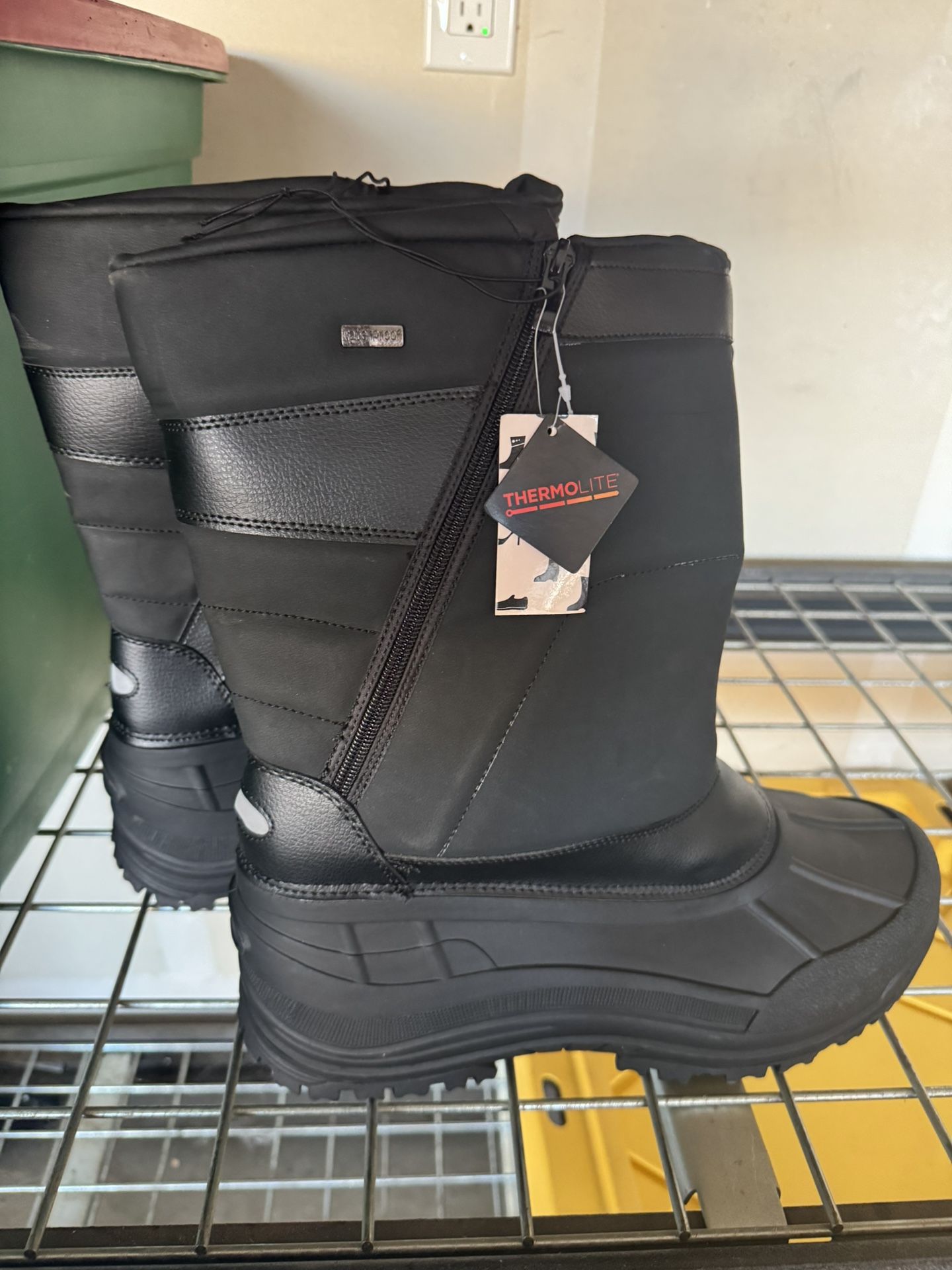 New Men Snow Boots Size 12
