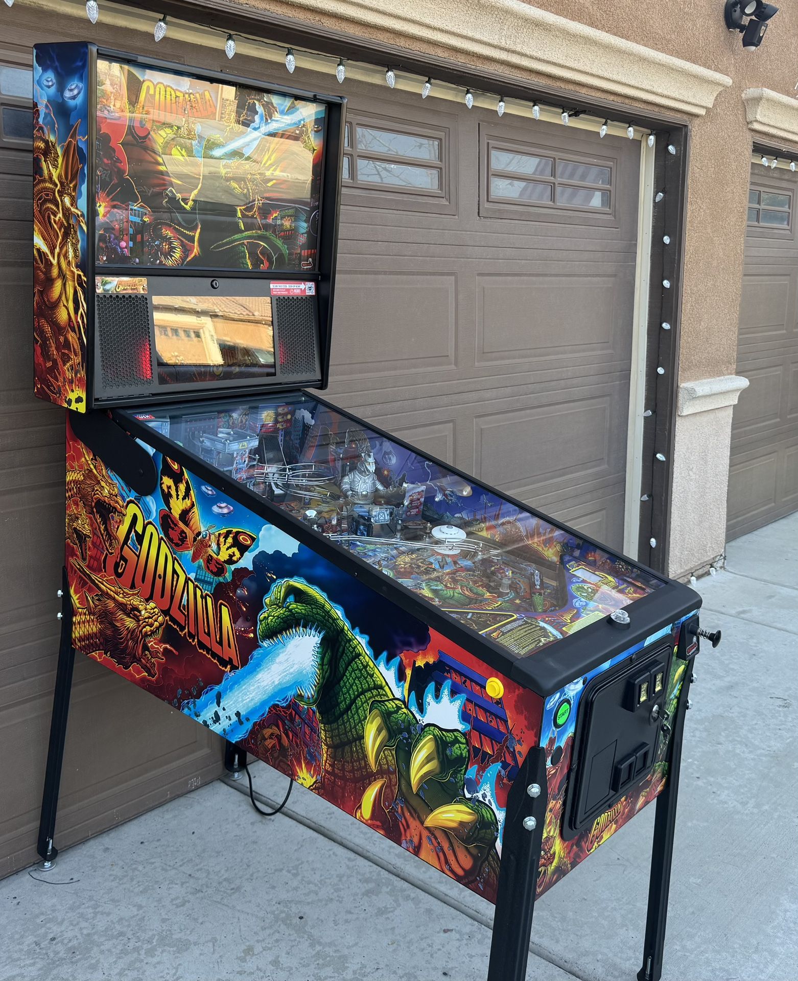 Godzilla Premium Pinball Machine By Stern HUO Mint