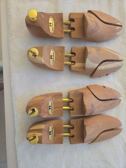 Cedar Elements split toe large shoe trees- 2 pair