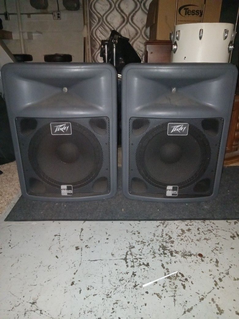 Peavey Pr15 PA Speakers