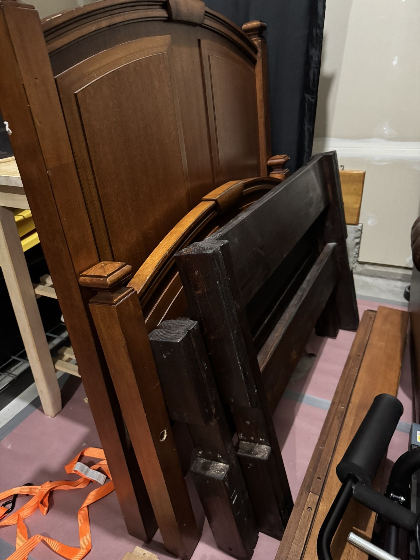 2 twin bed frames (mattresses included)