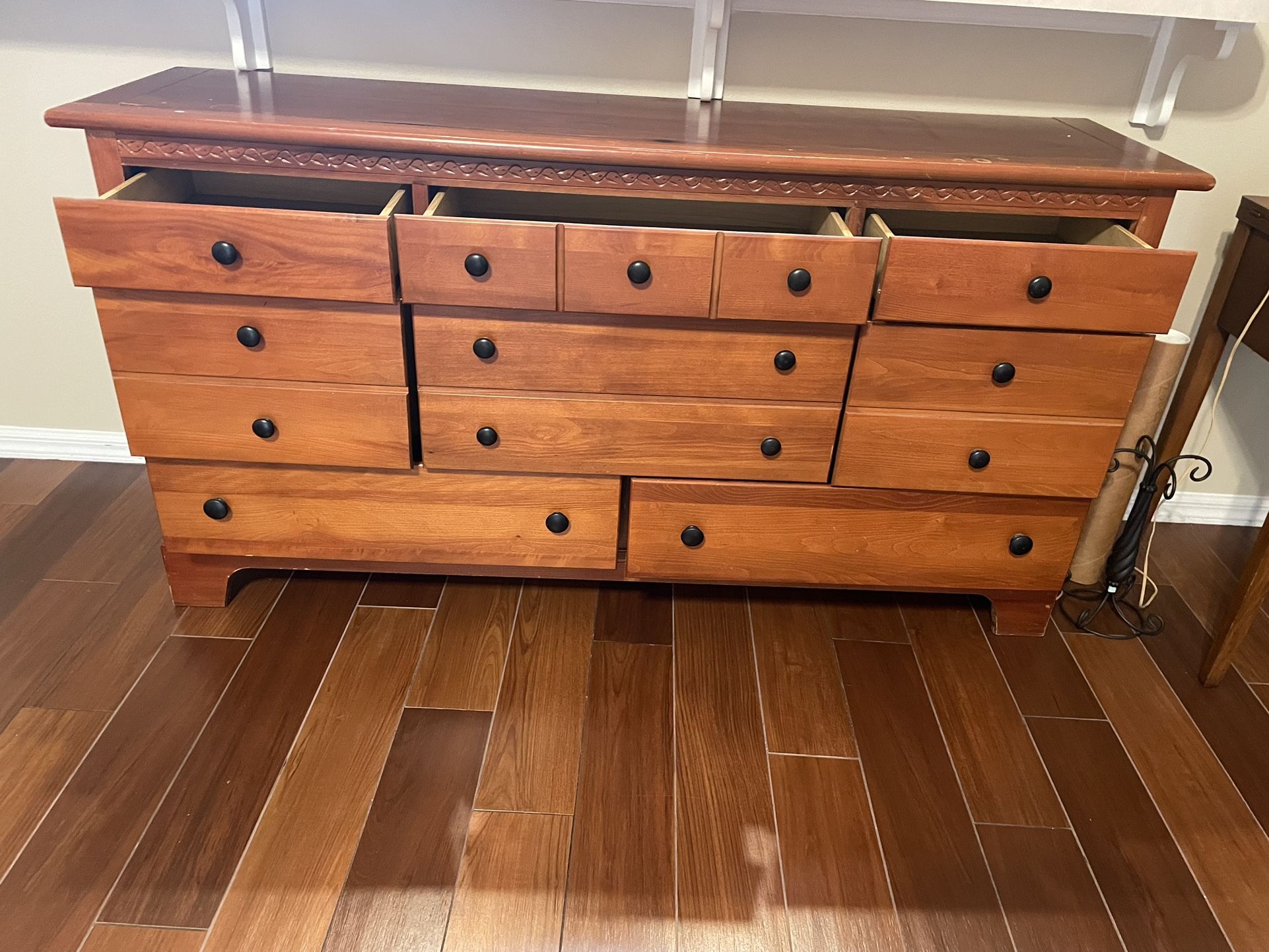Solid Wood Dresser (Oak)
