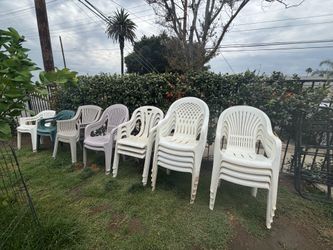 SUMMER PLASTIC CHAIRS