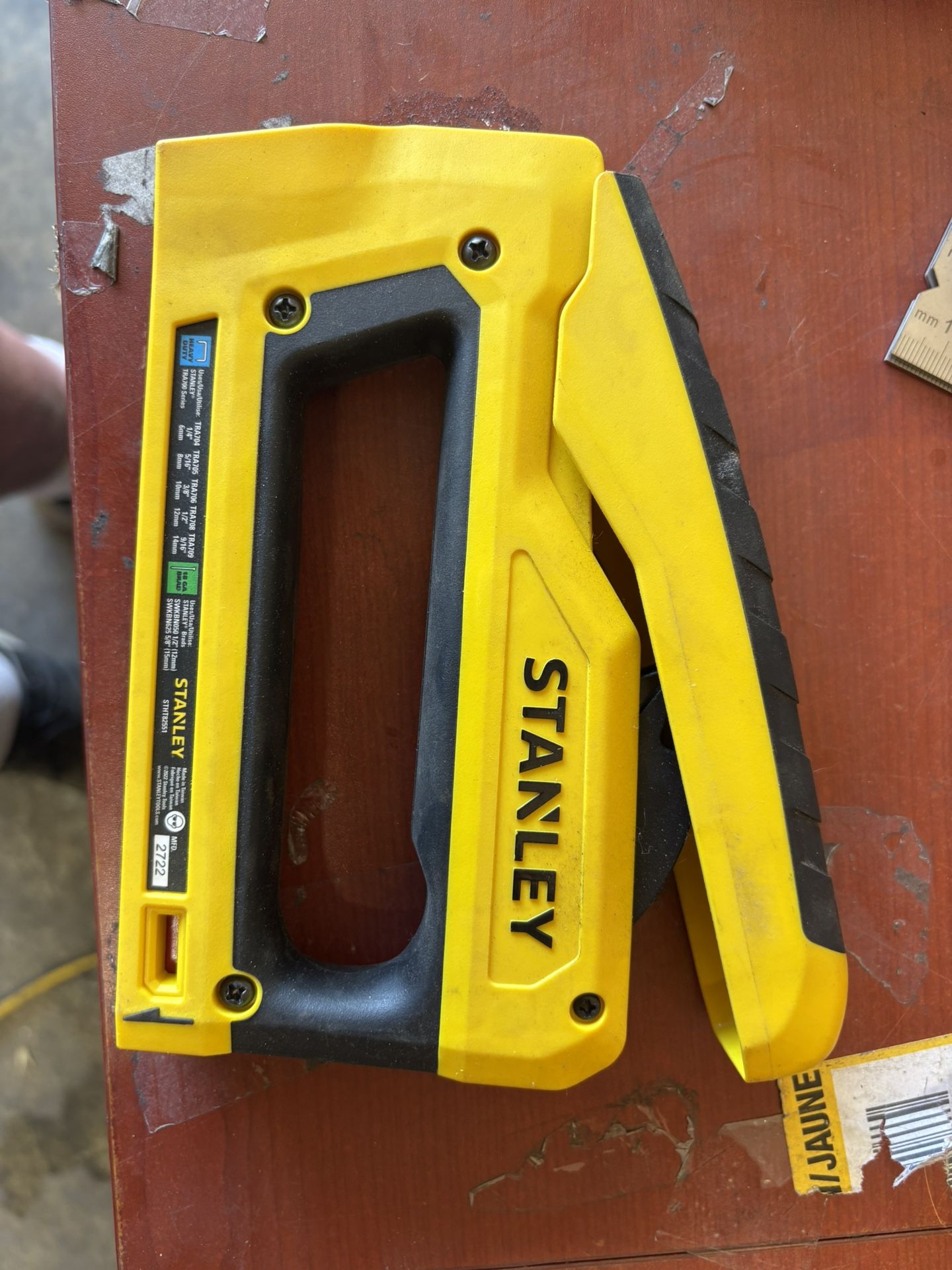 Stanley Reverse Squeeze Tracker Staples And 18ga Pin Nails