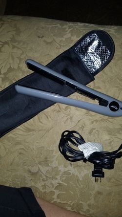 Revive beauty straightner