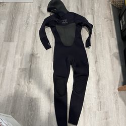Billabong 5/4 hooded wetsuit size medium