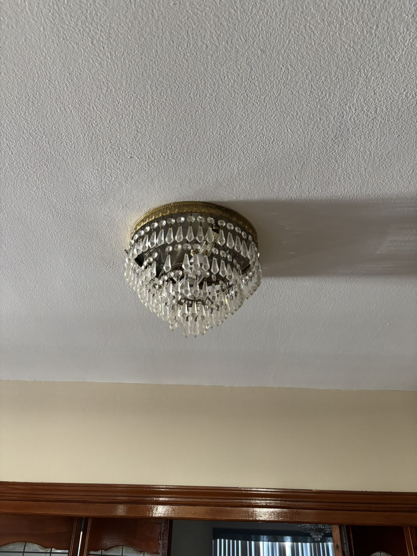 Chandelier for sale, pick up in middle village queens.