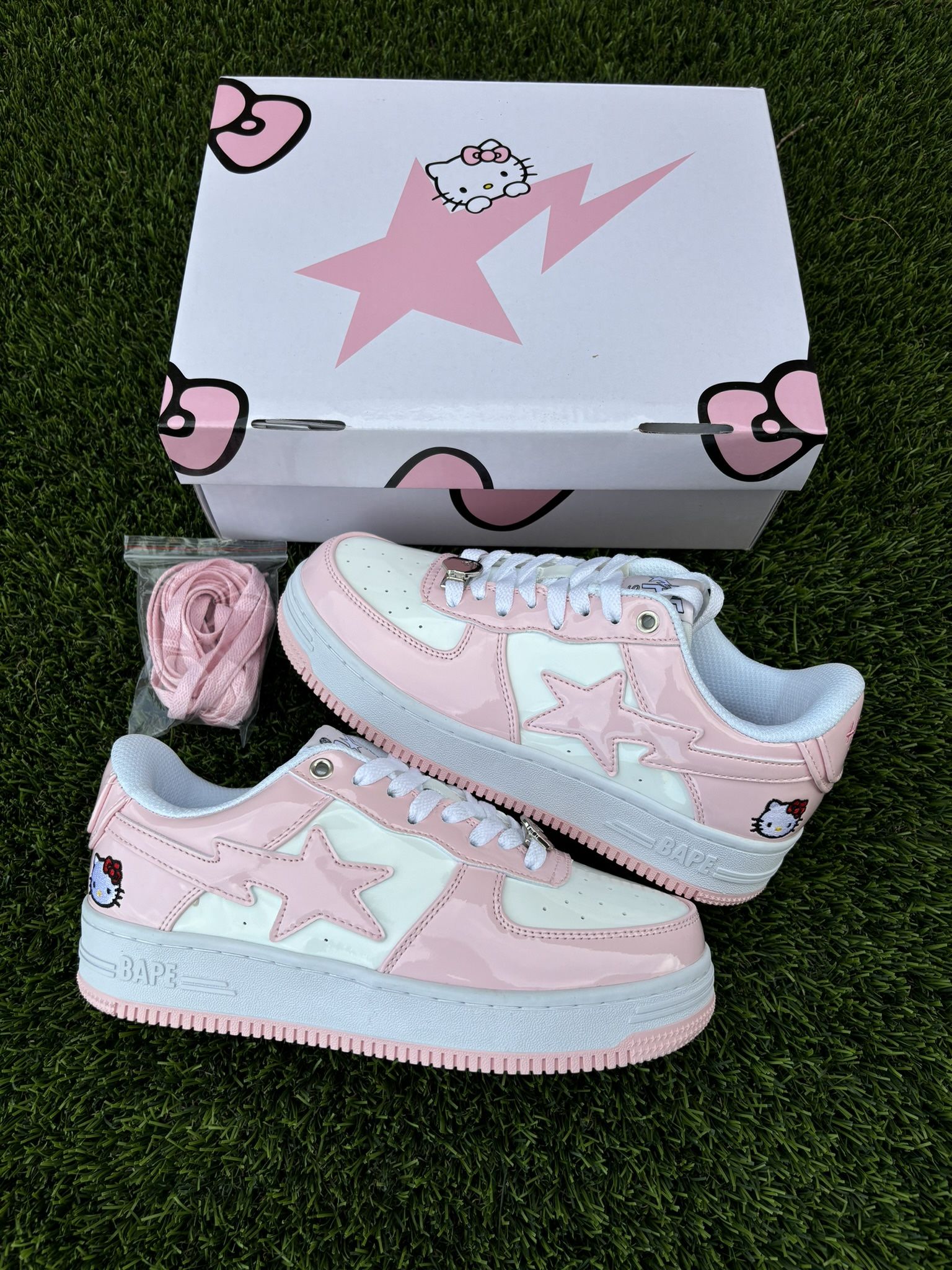 Bapesta X Hello Kitty - Sizes 5.5w - 8.5w