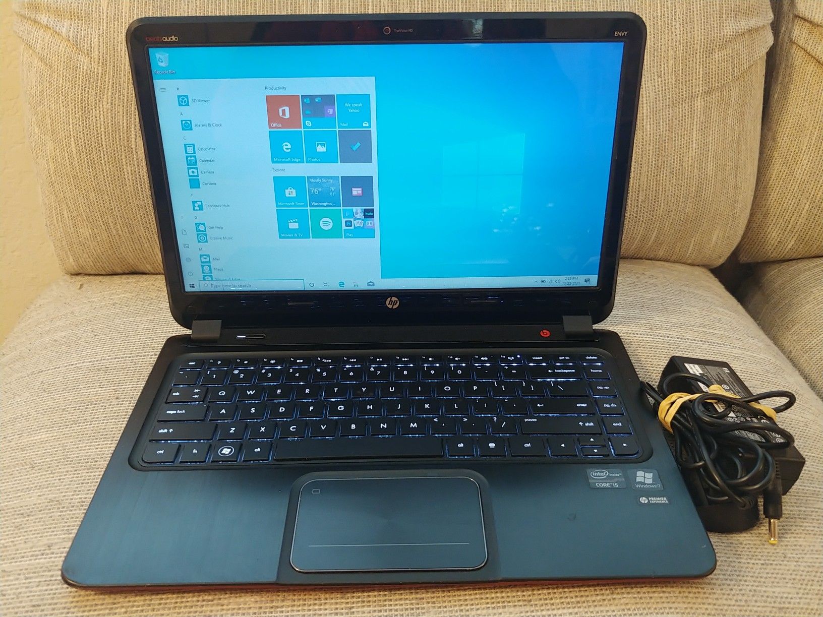HP ENVY 14" Laptop - Core i5 /6GB Ram/500gb HDD/Windows 10/ Beats Audio + Subwoofer/ Backlit Keyb ( Ultrabook 4-1043CL)