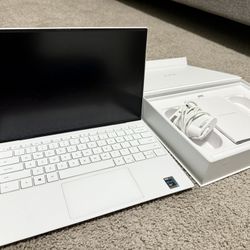 Excellent Condition White 13” Dell XPS 9310 i7 Windows 11 PRO installed ($2000 on Amazon)