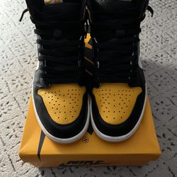 Nike Air Jordan 1 High Yellow Toe “Taxi” 