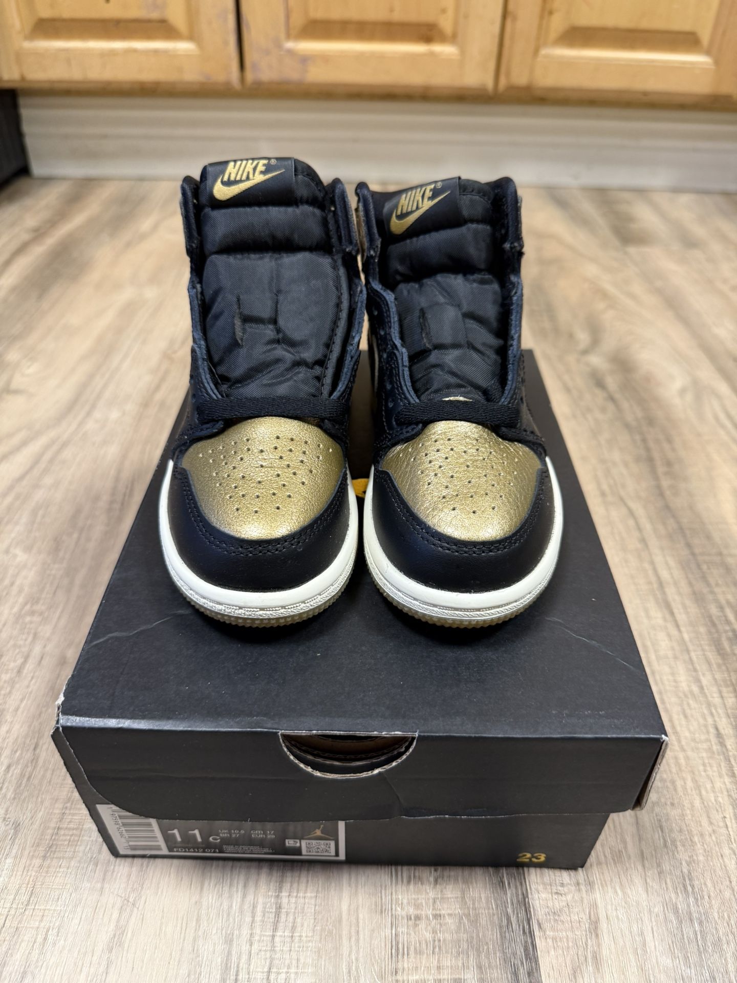 Air Jordan 1 Retro High OG Black Metallic Gold (PS) Size 11C