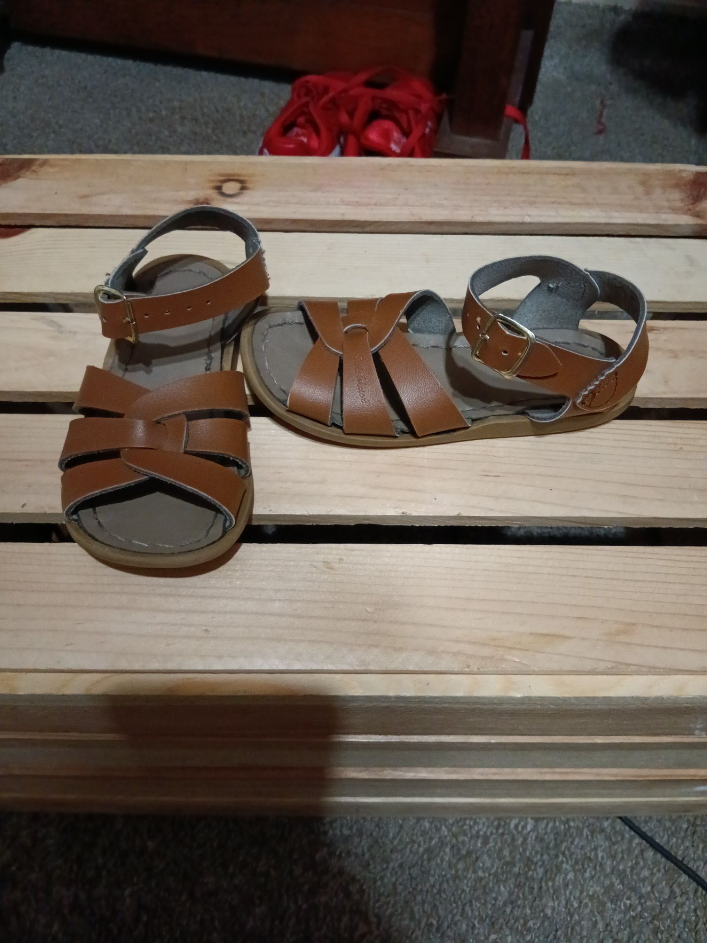 Toddler saltwater sandals size 9