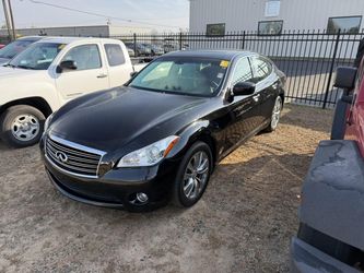 2013 INFINITI M37