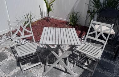 Folding bistro set: table and 2 chairs