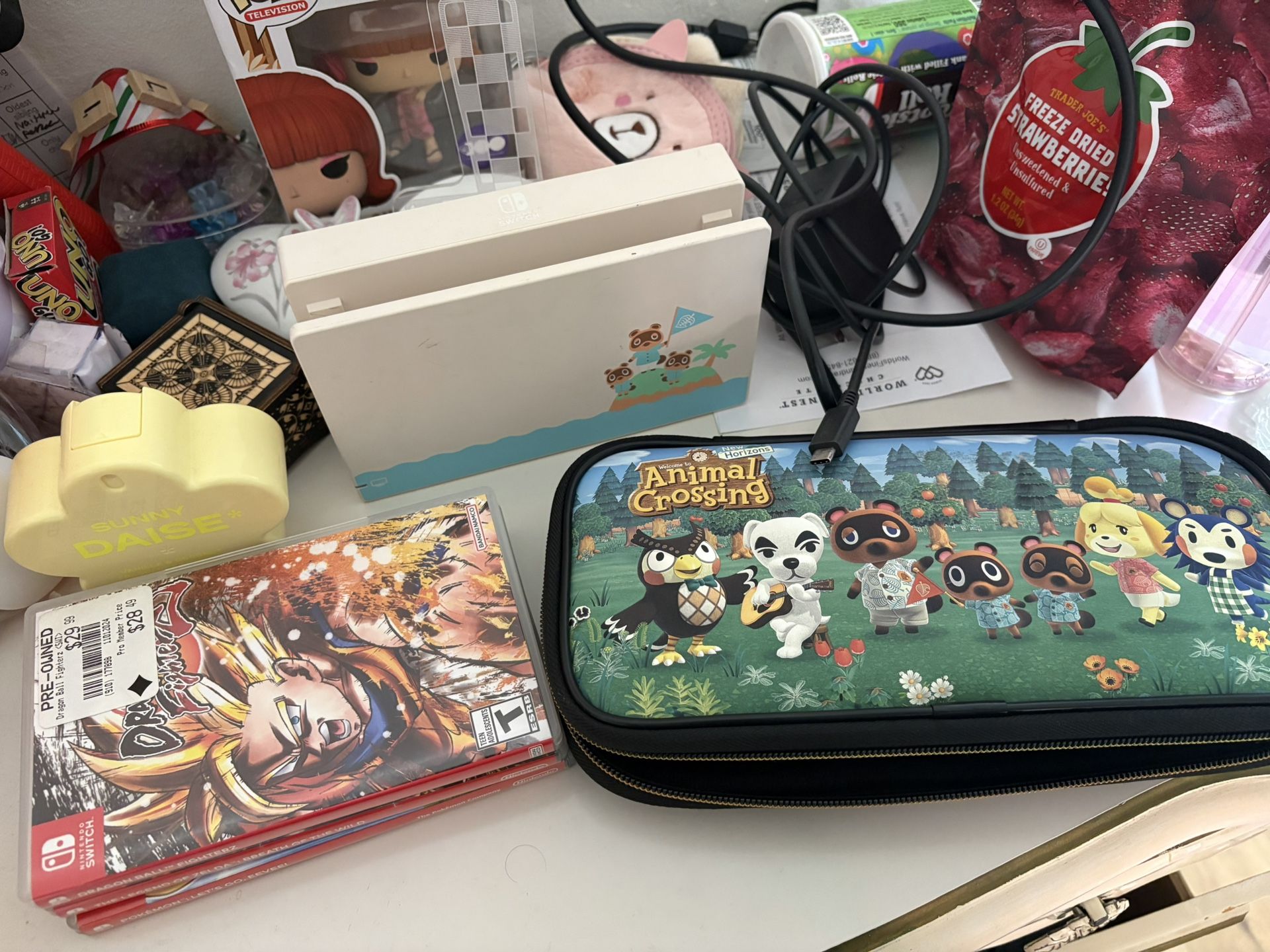 Nintendo Switch Animal Crossing Edition w/games