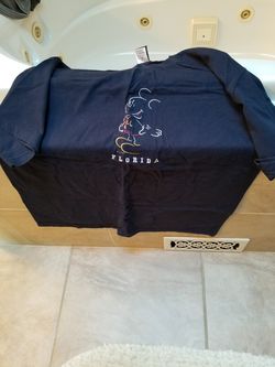 Disney Mickey tshirt sz xl
