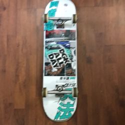DGK SKATEBOARD 8.25