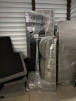 LARGE SECTIONAL COUCH