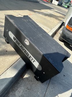 Caja de herramientas de muy buen material muy resistente $450. O mejor oferta