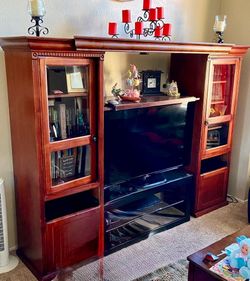 Free entertainment center