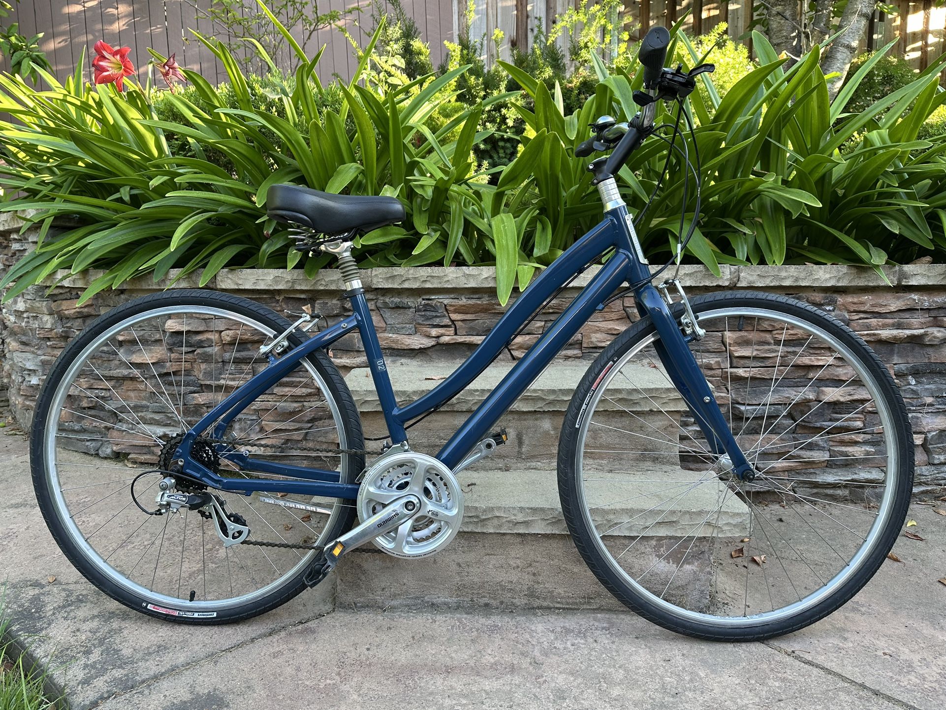 Globe Vienna 2 Step Through Bike