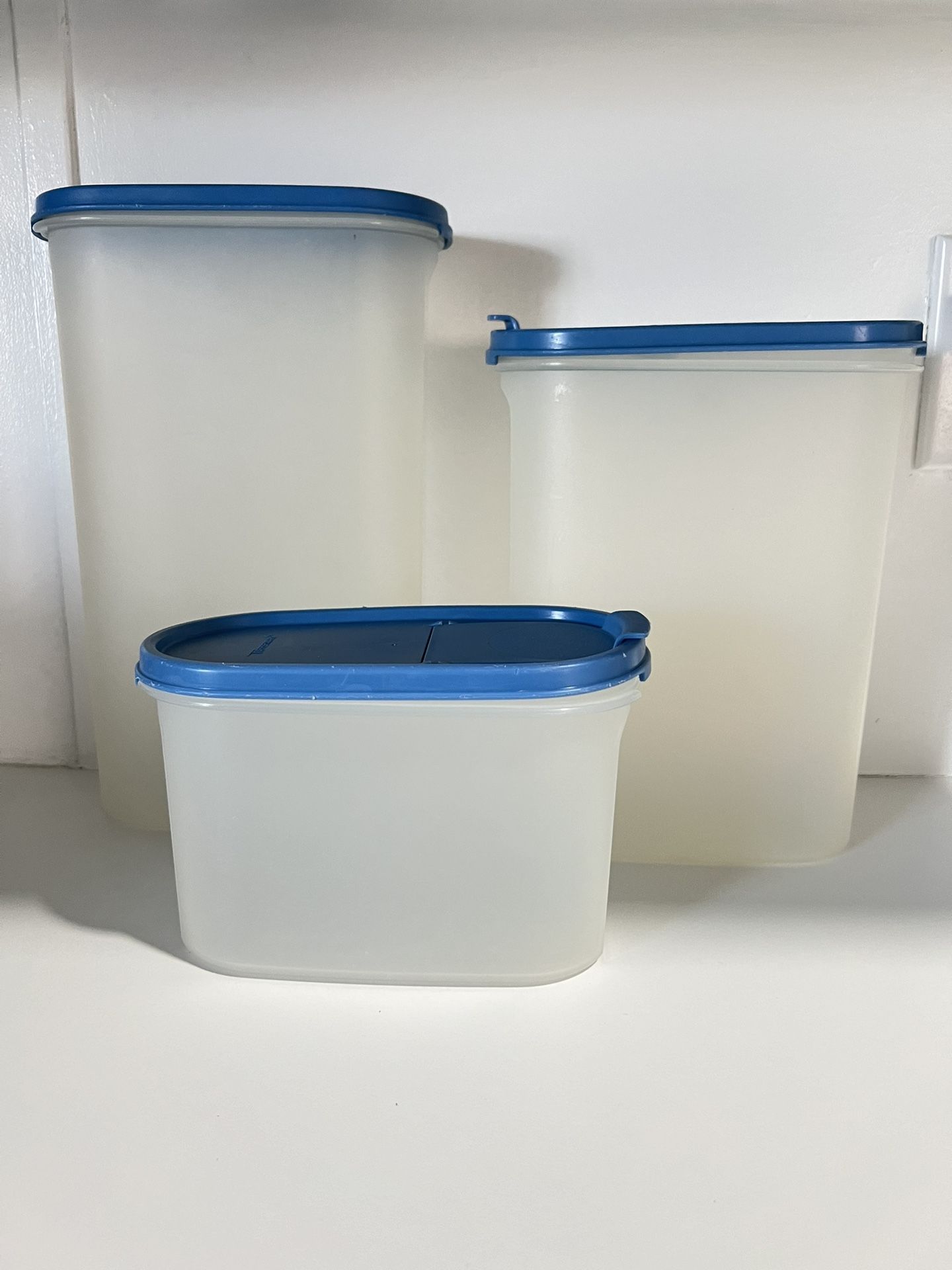 Tupperware Set of 3 Vintage Tupperware Oval Modular Mates in Various Sizes, Blue Lids