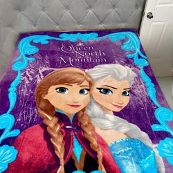 Beautiful Disney Frozen Elsa and Anna Fleece Blanket, Full/Twin Size ❄️💜