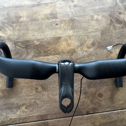 Specialized Aerofly Carbon Handlebar (42cm) + Zipp SL Sprint Stem (100mm)