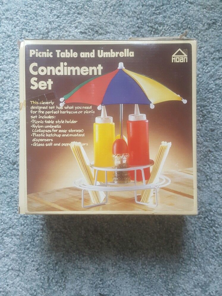 Picnic TABLE And Umbrella Condiment Set 