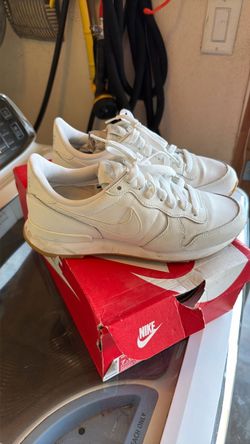 Nike women’s size 7.5