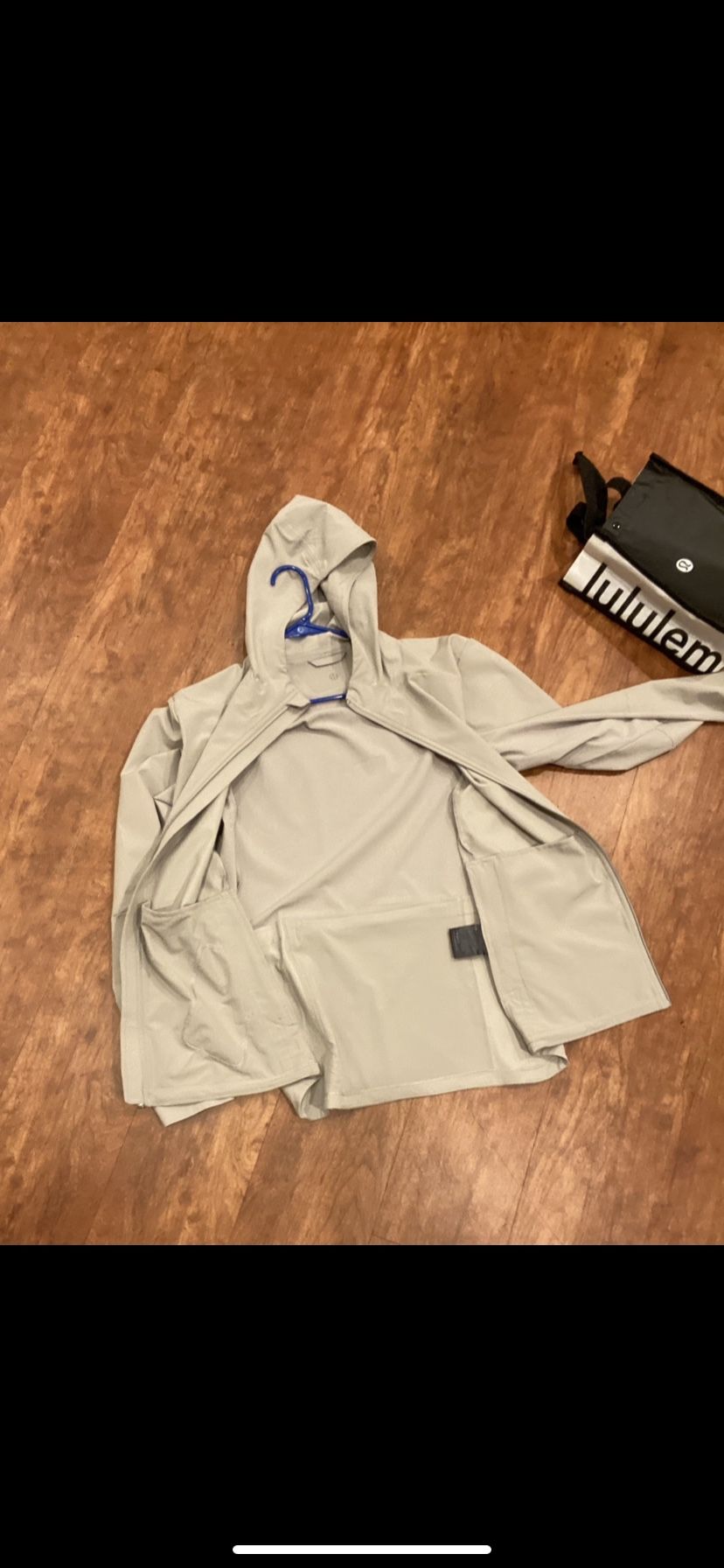 Lululemon Men’s Reflective Rain / Windbreaker Jacket