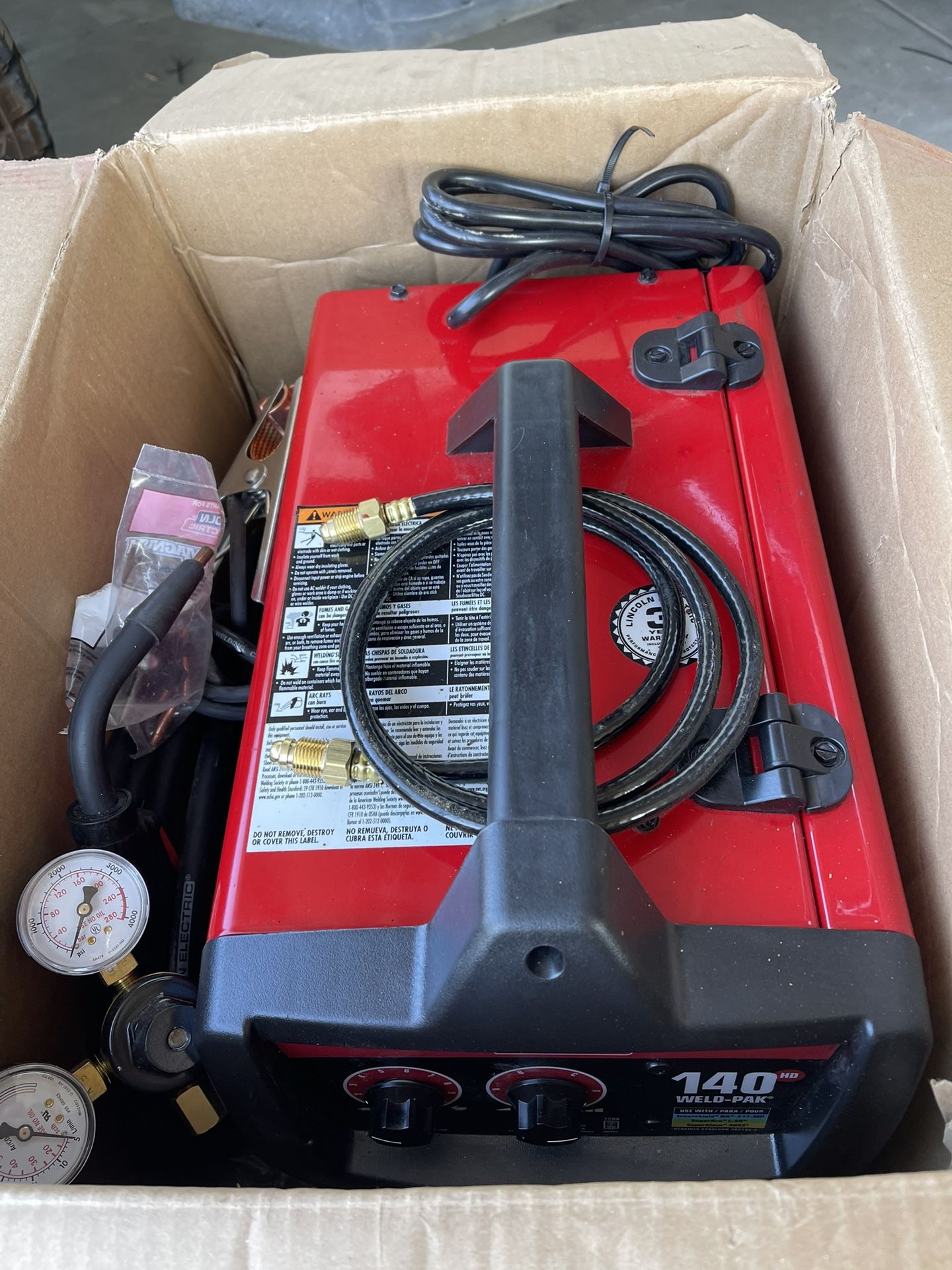 Lincoln Electric Weld-Pak 140 Amp MIG and Flux-Core Wire Feed Welder, 115V