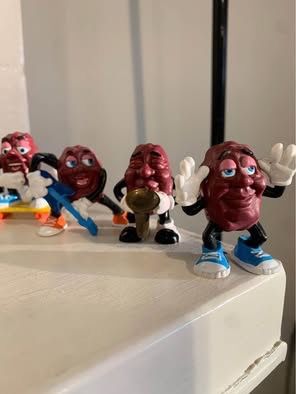 Vintage: 1988 California Raisins Toys
