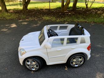 Kiddie Mercedes GL400 Car