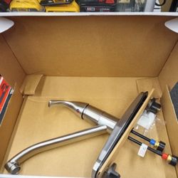 Seasons Anchor Point Single. Handle Kitchen Faucet