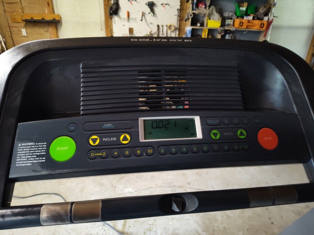 Gold's Gym Treadmill for Sale in Windsor, VA OfferUp