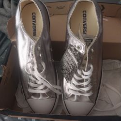CONVERSE NEW $35